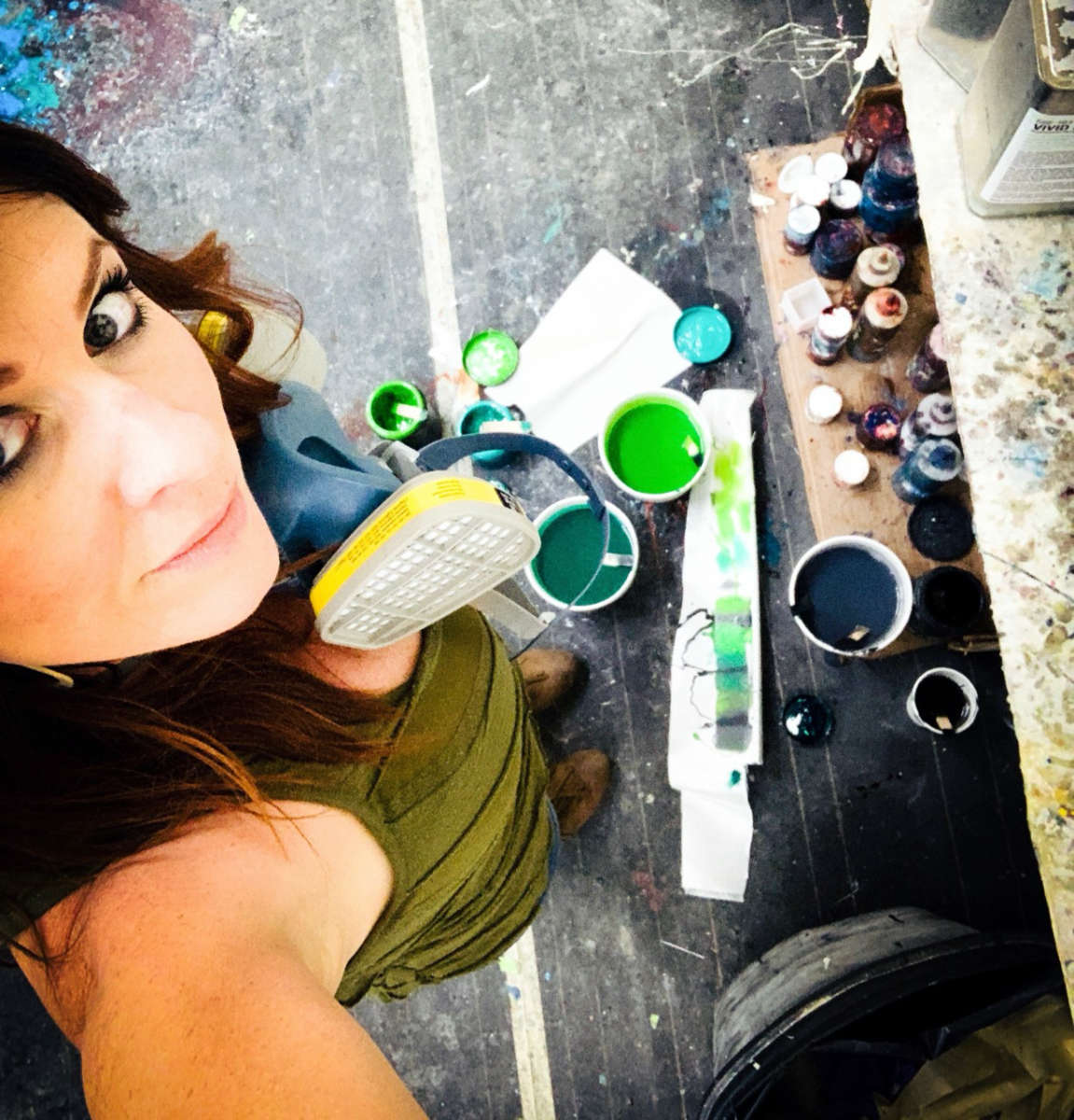 charissa proctor mixing resin pigments for custom surfboards